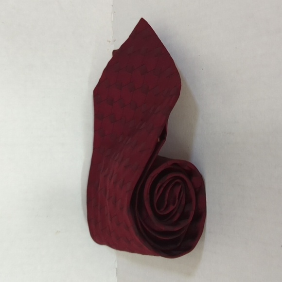 Donna Karan New York Men's Maroon Tie Italian Silk Made in the USA - Picture 2 of 6